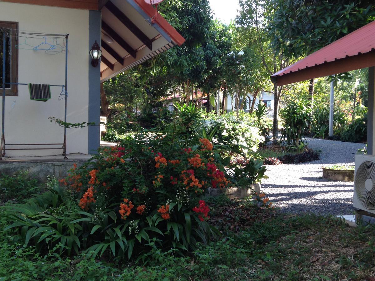 Areeya Resort Watthana Nakhon Экстерьер фото