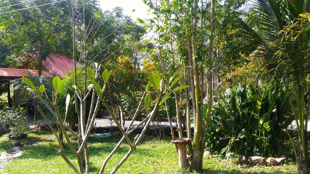 Areeya Resort Watthana Nakhon Экстерьер фото