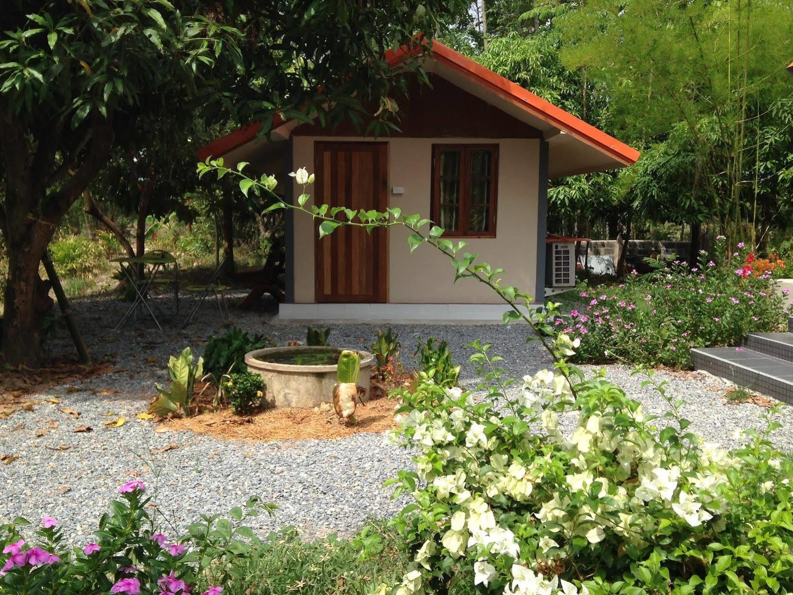 Areeya Resort Watthana Nakhon Экстерьер фото